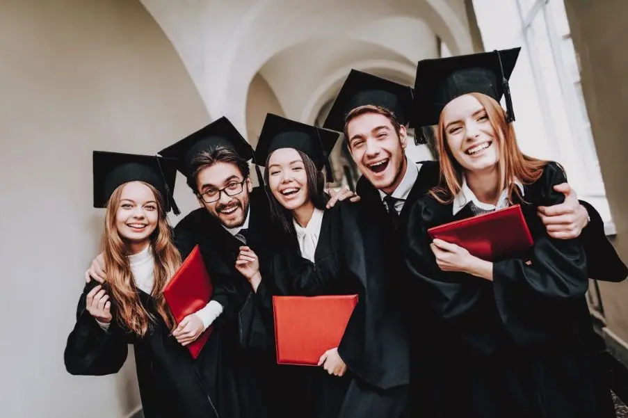 فارغ التحصیلان در کانادا | سوگیموتو ویزا